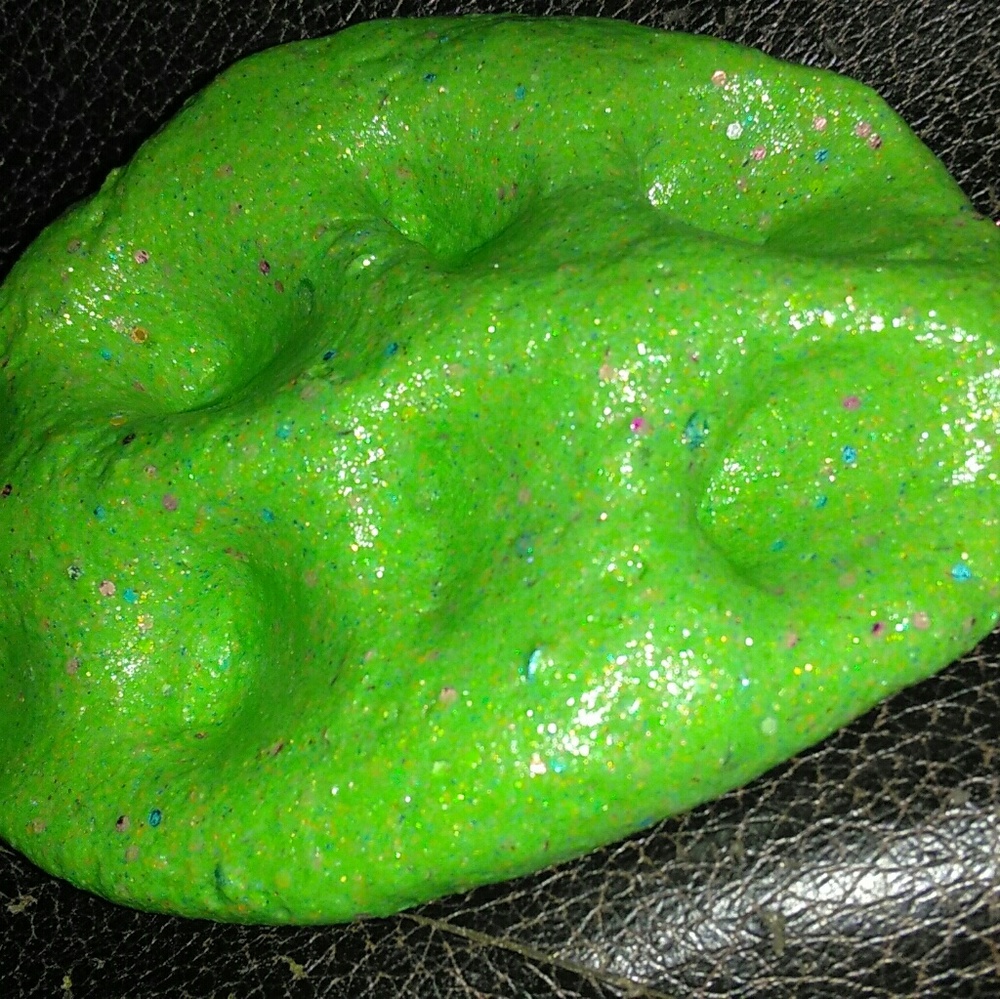 Christmas butter slime - Picture 3 of 3